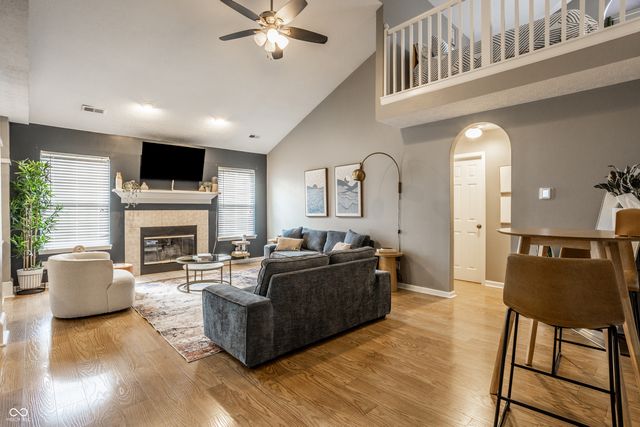 13817 Wabash Drive, Fishers, IN 46038