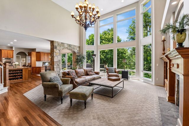 6656 Pointe Lake Lucy, Chanhassen, MN 55317