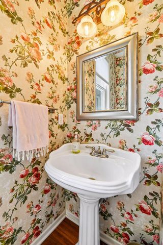 6656 Pointe Lake Lucy, Chanhassen, MN 55317