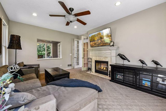 6656 Pointe Lake Lucy, Chanhassen, MN 55317