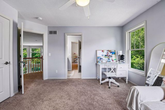 6656 Pointe Lake Lucy, Chanhassen, MN 55317