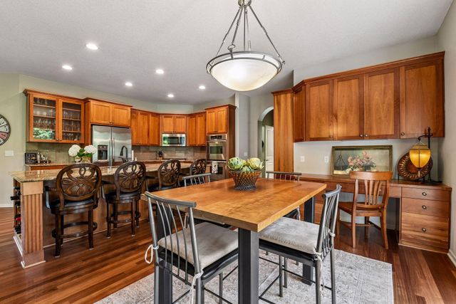 6656 Pointe Lake Lucy, Chanhassen, MN 55317