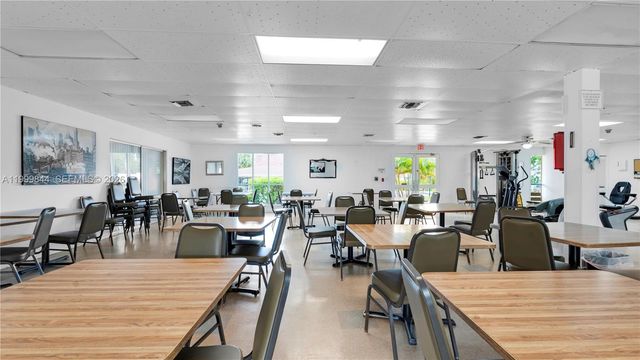 16900 NE 14th Ave 204, Miami, FL 33162