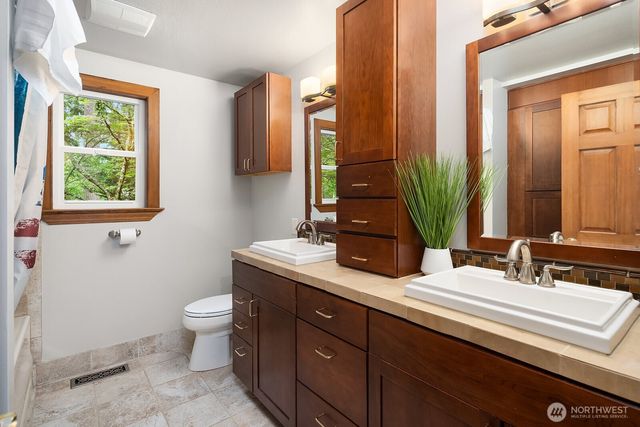 21422 SE 37th Street, Sammamish, WA 98075