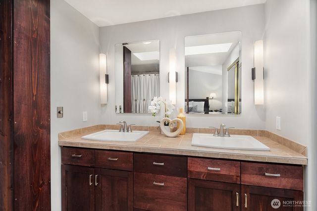 21422 SE 37th Street, Sammamish, WA 98075