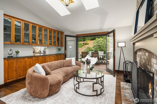 21422 SE 37th Street, Sammamish, WA 98075