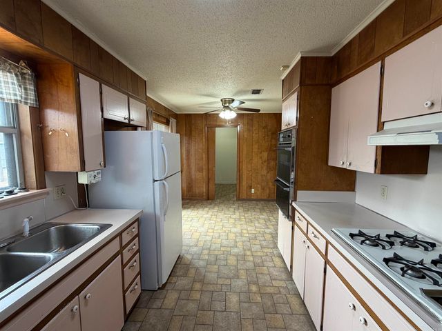 2810 Claremont, Pine Bluff, AR 71602