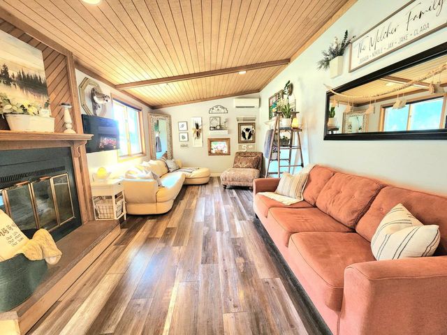 210 S 8th STREET, Oostburg, WI 53070