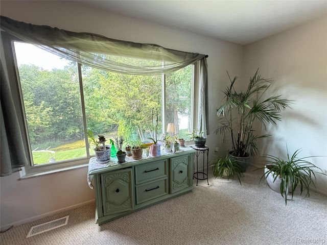 219 Hurondale Drive, White Lake Charter Township, MI 48386