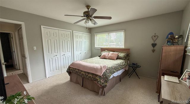 219 Hurondale Drive, White Lake Charter Township, MI 48386