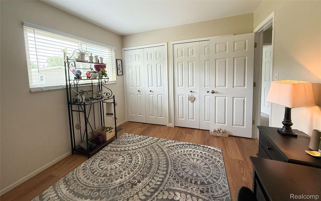 219 Hurondale Drive, White Lake Charter Township, MI 48386