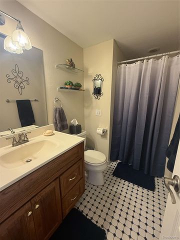 219 Hurondale Drive, White Lake Charter Township, MI 48386