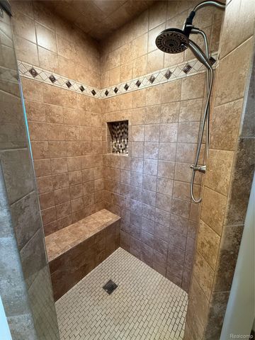 219 Hurondale Drive, White Lake Charter Township, MI 48386