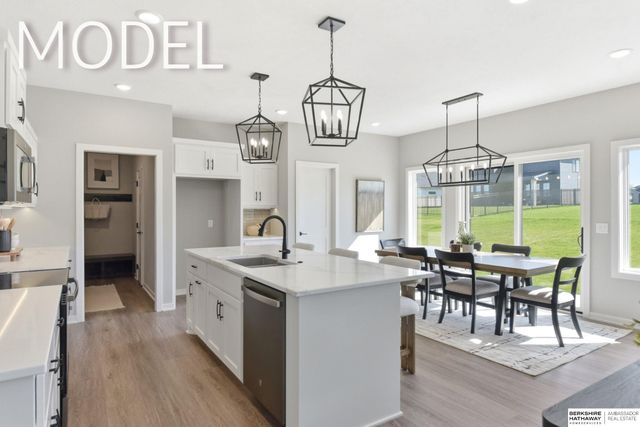 5731 Kestrel Parkway, Elkhorn, NE 68022