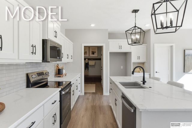 5731 Kestrel Parkway, Elkhorn, NE 68022