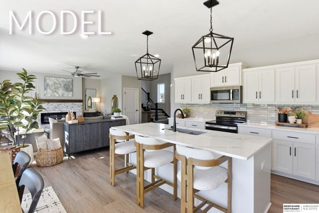 5731 Kestrel Parkway, Elkhorn, NE 68022