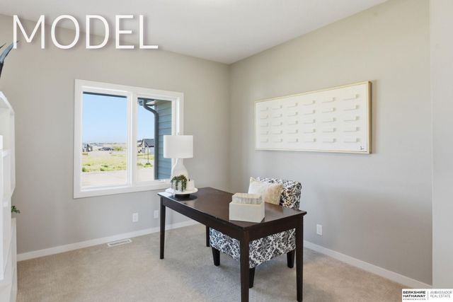 5731 Kestrel Parkway, Elkhorn, NE 68022