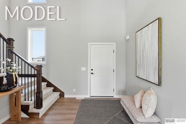 5731 Kestrel Parkway, Elkhorn, NE 68022