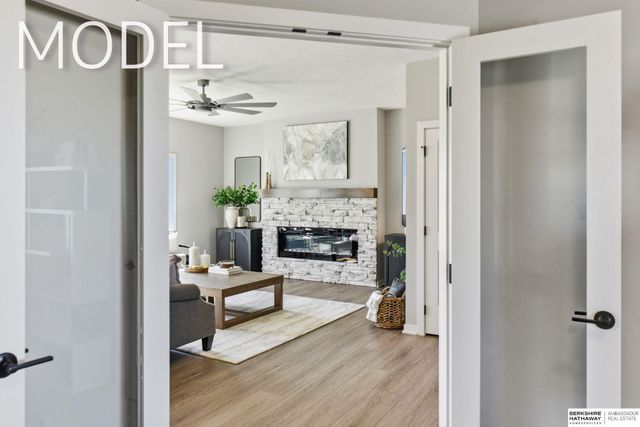 5731 Kestrel Parkway, Elkhorn, NE 68022