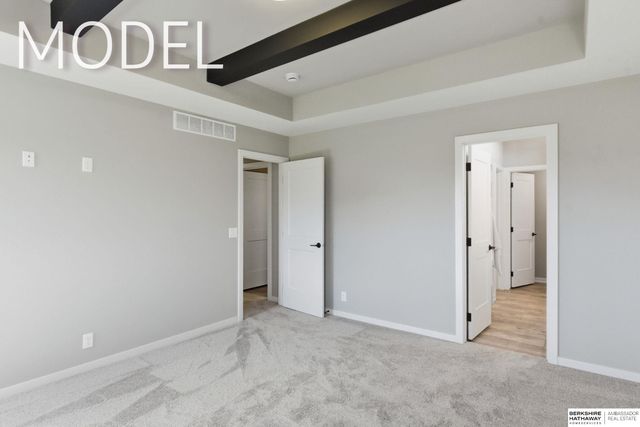 5731 Kestrel Parkway, Elkhorn, NE 68022