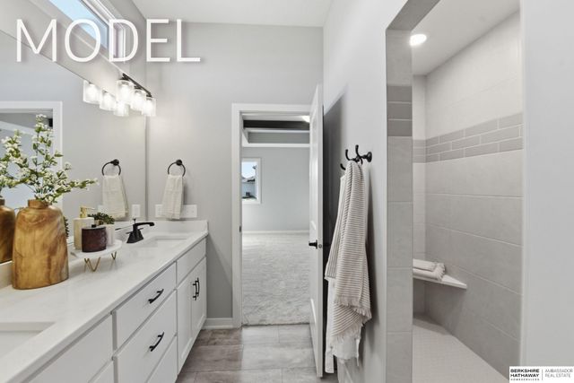 5731 Kestrel Parkway, Elkhorn, NE 68022