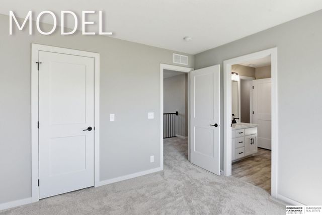 5731 Kestrel Parkway, Elkhorn, NE 68022