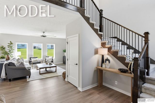 5731 Kestrel Parkway, Elkhorn, NE 68022