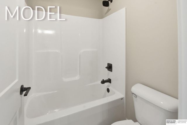 5731 Kestrel Parkway, Elkhorn, NE 68022