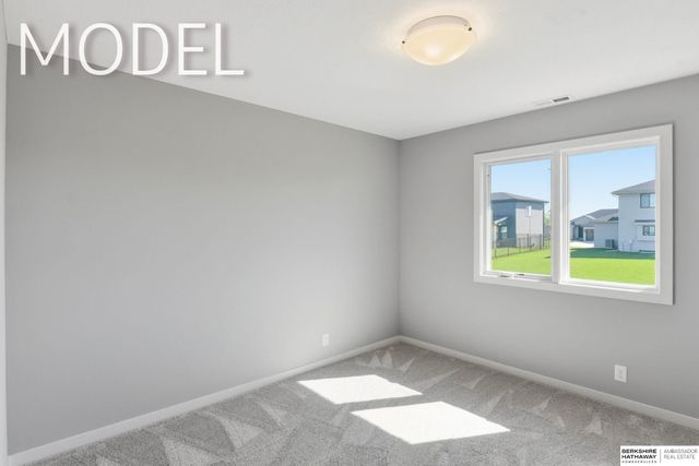 5731 Kestrel Parkway, Elkhorn, NE 68022