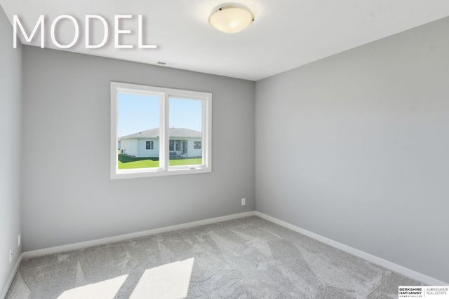 5731 Kestrel Parkway, Elkhorn, NE 68022