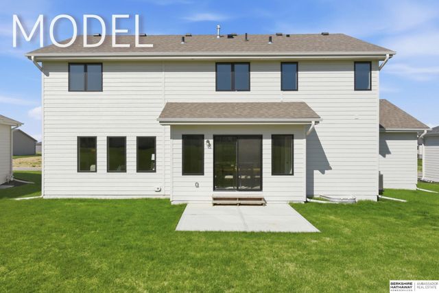5731 Kestrel Parkway, Elkhorn, NE 68022
