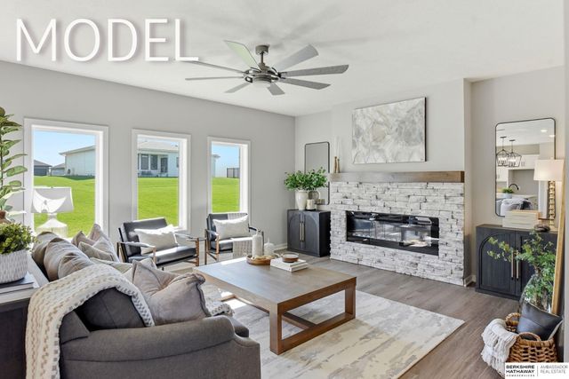 5731 Kestrel Parkway, Elkhorn, NE 68022