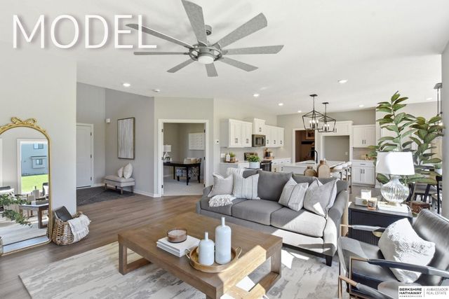 5731 Kestrel Parkway, Elkhorn, NE 68022