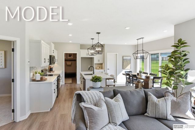5731 Kestrel Parkway, Elkhorn, NE 68022