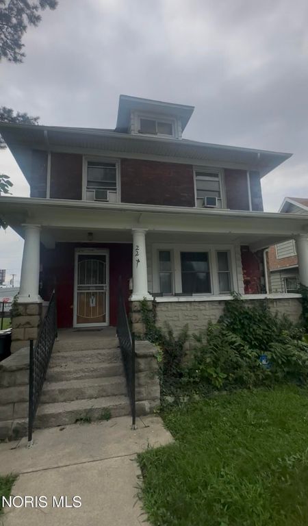 2241 Whitney Avenue, Toledo, OH 43606