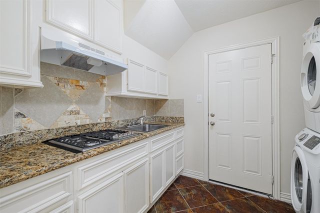 7155 Windwater Lagoon, Houston, TX 77036