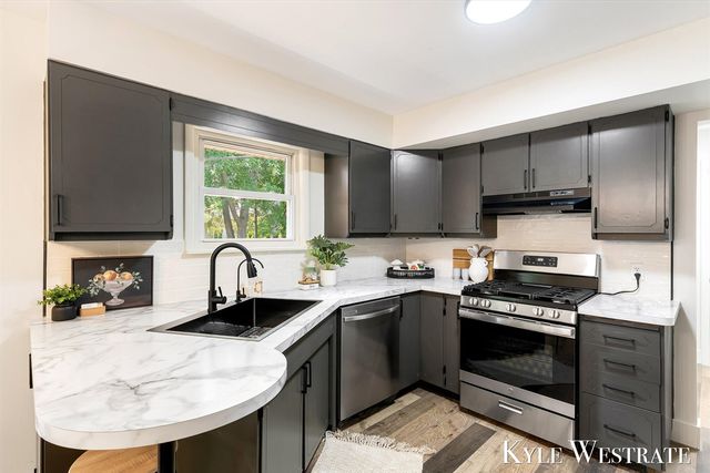 3555 Chippewa Drive, Norton Shores, MI 49441
