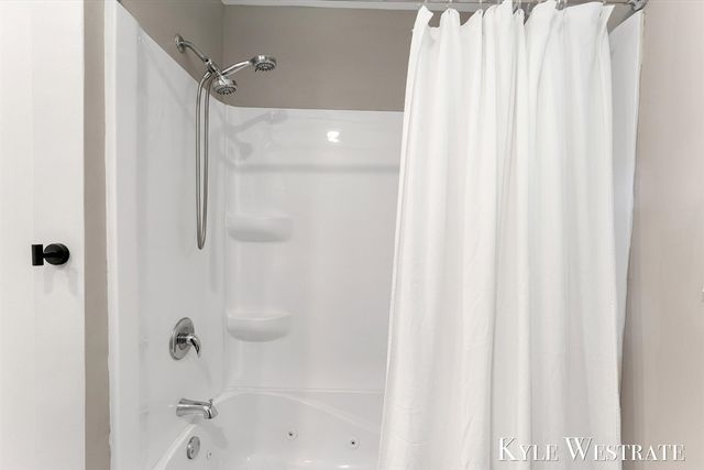 3555 Chippewa Drive, Norton Shores, MI 49441