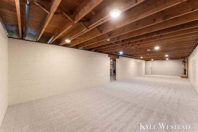 3555 Chippewa Drive, Norton Shores, MI 49441