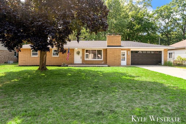 3555 Chippewa Drive, Norton Shores, MI 49441