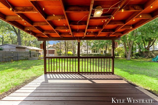 3555 Chippewa Drive, Norton Shores, MI 49441