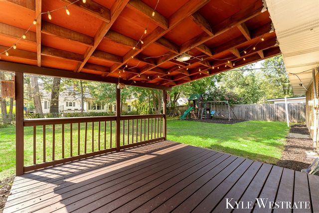 3555 Chippewa Drive, Norton Shores, MI 49441