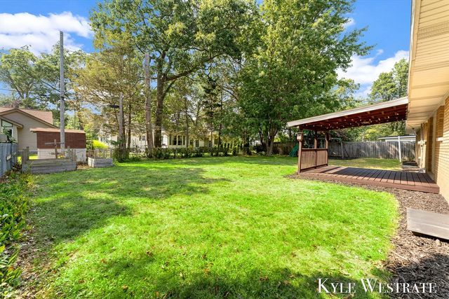 3555 Chippewa Drive, Norton Shores, MI 49441