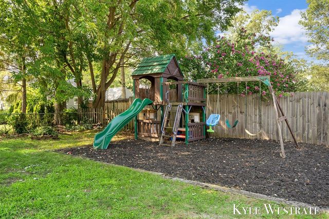 3555 Chippewa Drive, Norton Shores, MI 49441