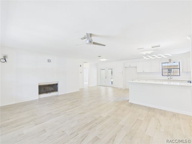 779 N Palm Springs Terrace, Crystal River, FL 34429