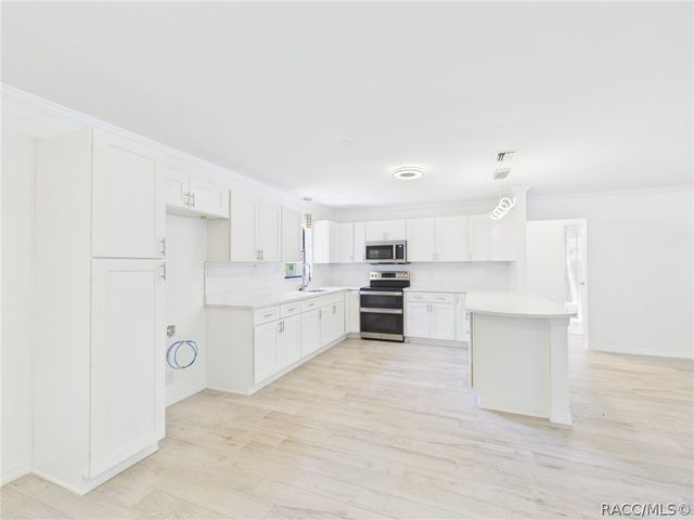 779 N Palm Springs Terrace, Crystal River, FL 34429