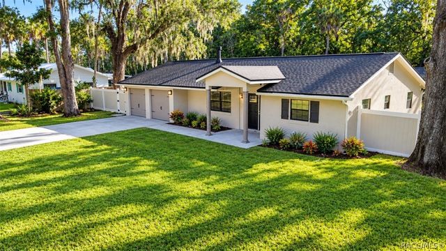 779 N Palm Springs Terrace, Crystal River, FL 34429