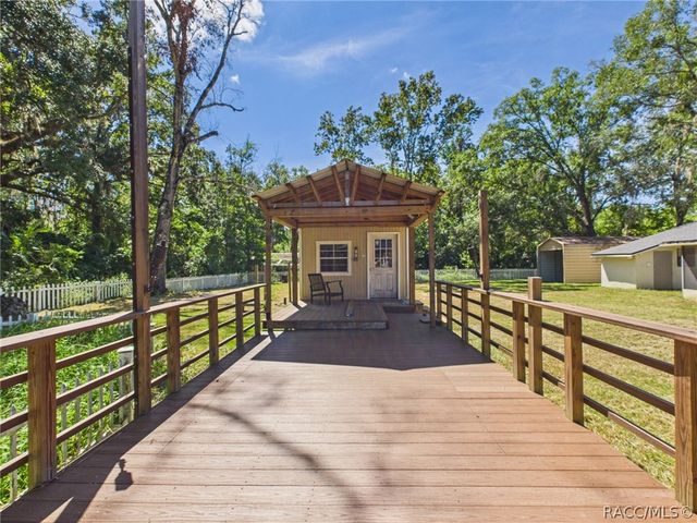 779 N Palm Springs Terrace, Crystal River, FL 34429