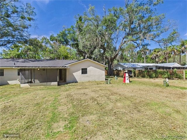 779 N Palm Springs Terrace, Crystal River, FL 34429