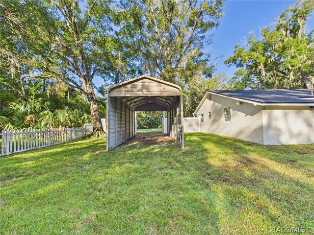 779 N Palm Springs Terrace, Crystal River, FL 34429